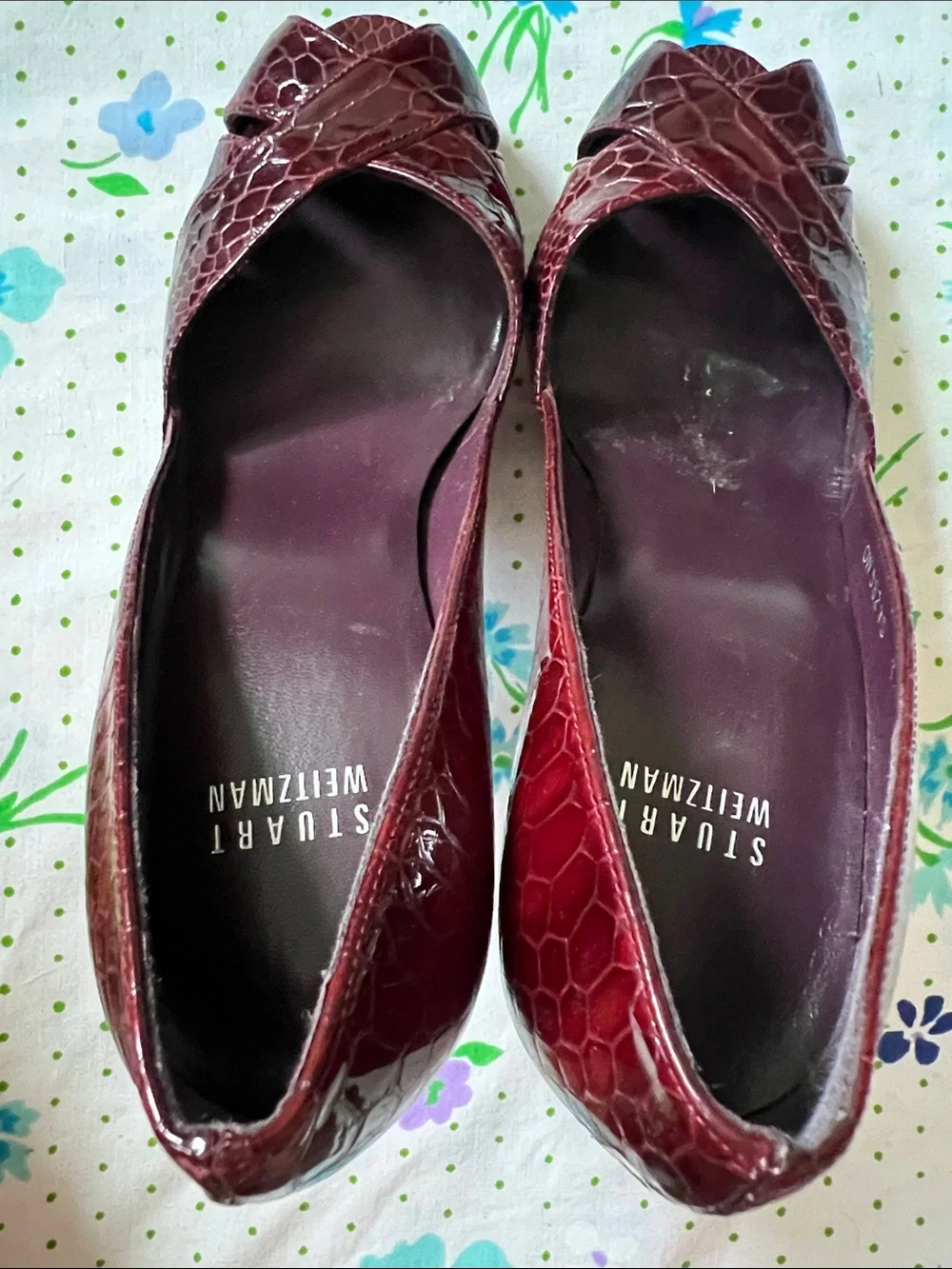 Stuart Weitzman Croc Oxblood Peep Toe Heels - 7.5 - Picture 6 of 13